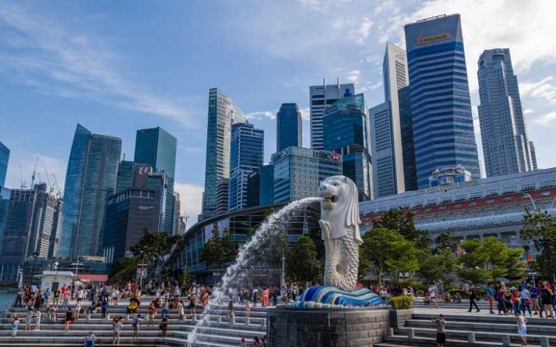 Singapore Spectacle: From Skylines to Sentosa