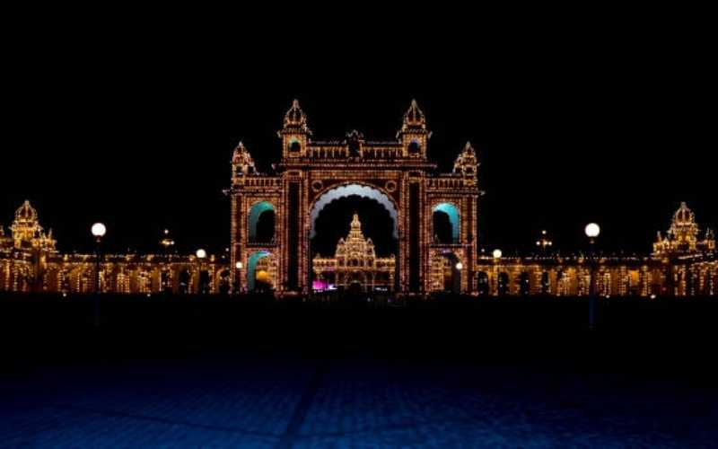 Palaces, Plantations & Peaks