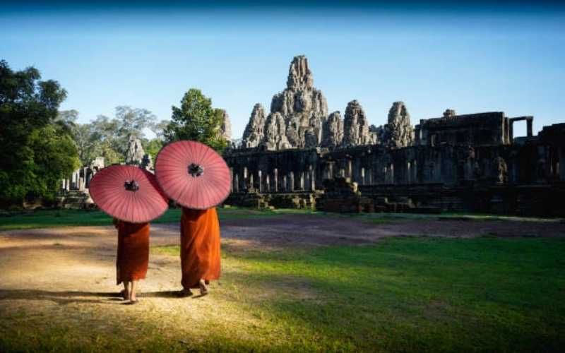 Mystical Siem Reap: Gateway to Angkor Wonders
